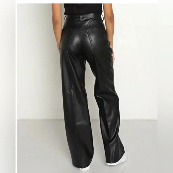 Levi's 70's Flare Faux Leather Pant Leather Night size 25 NWOT - Picture 2 of 14